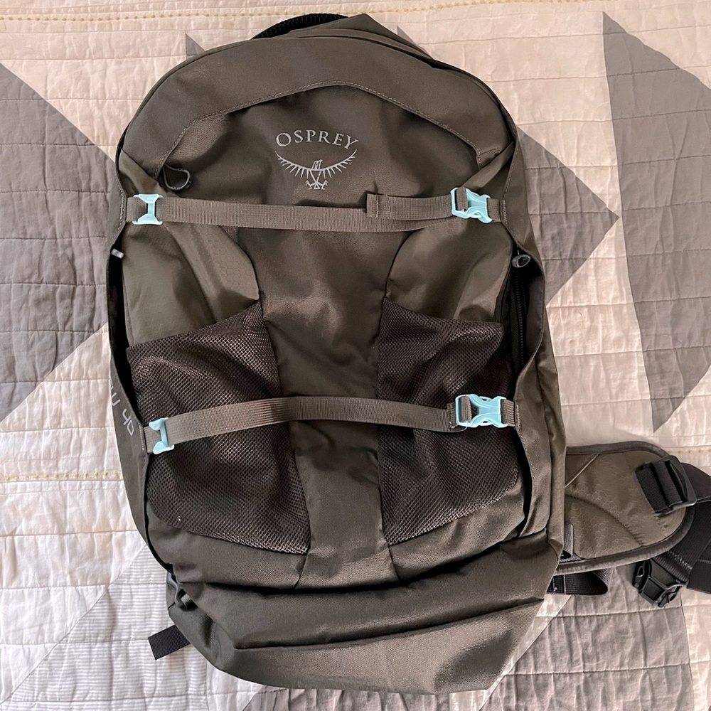 Woman’s Osprey 40L Olive Backpack